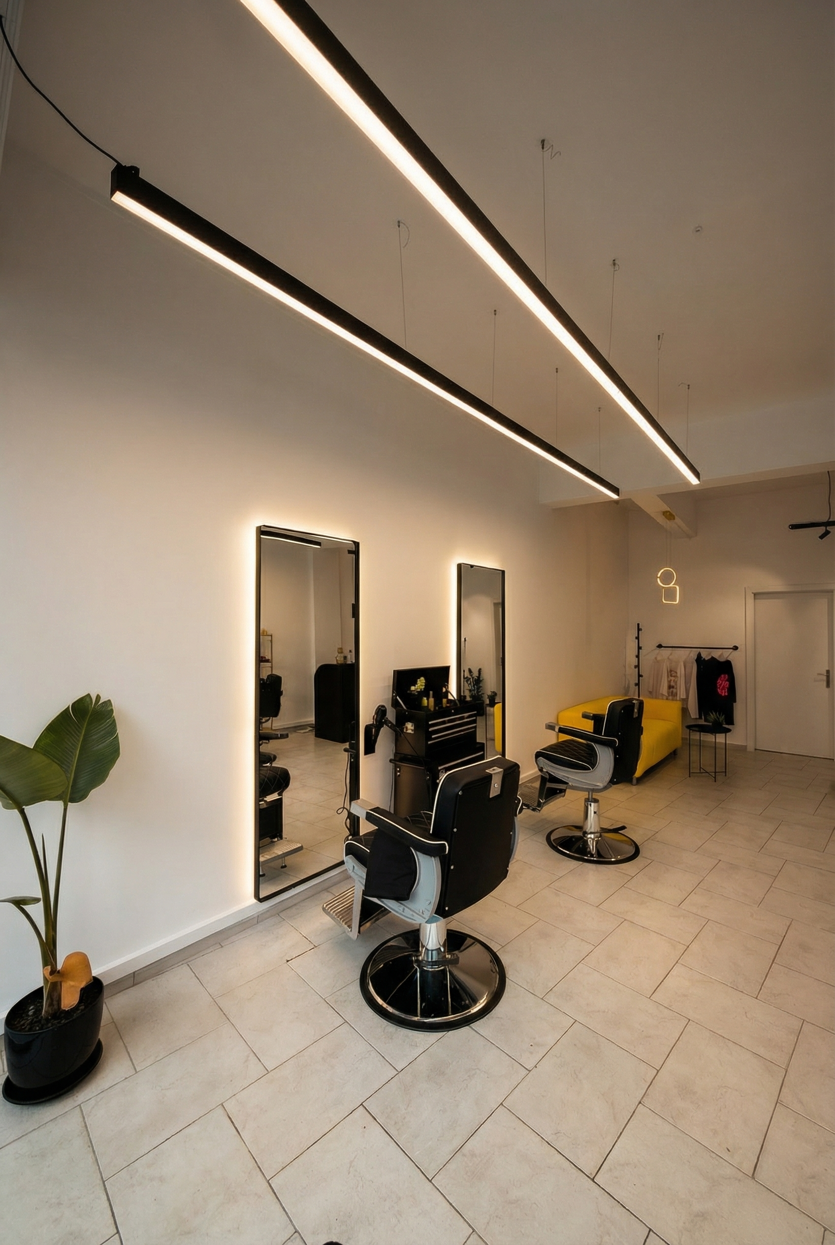 Smile Barber — καθρέπτες και καρέκλες